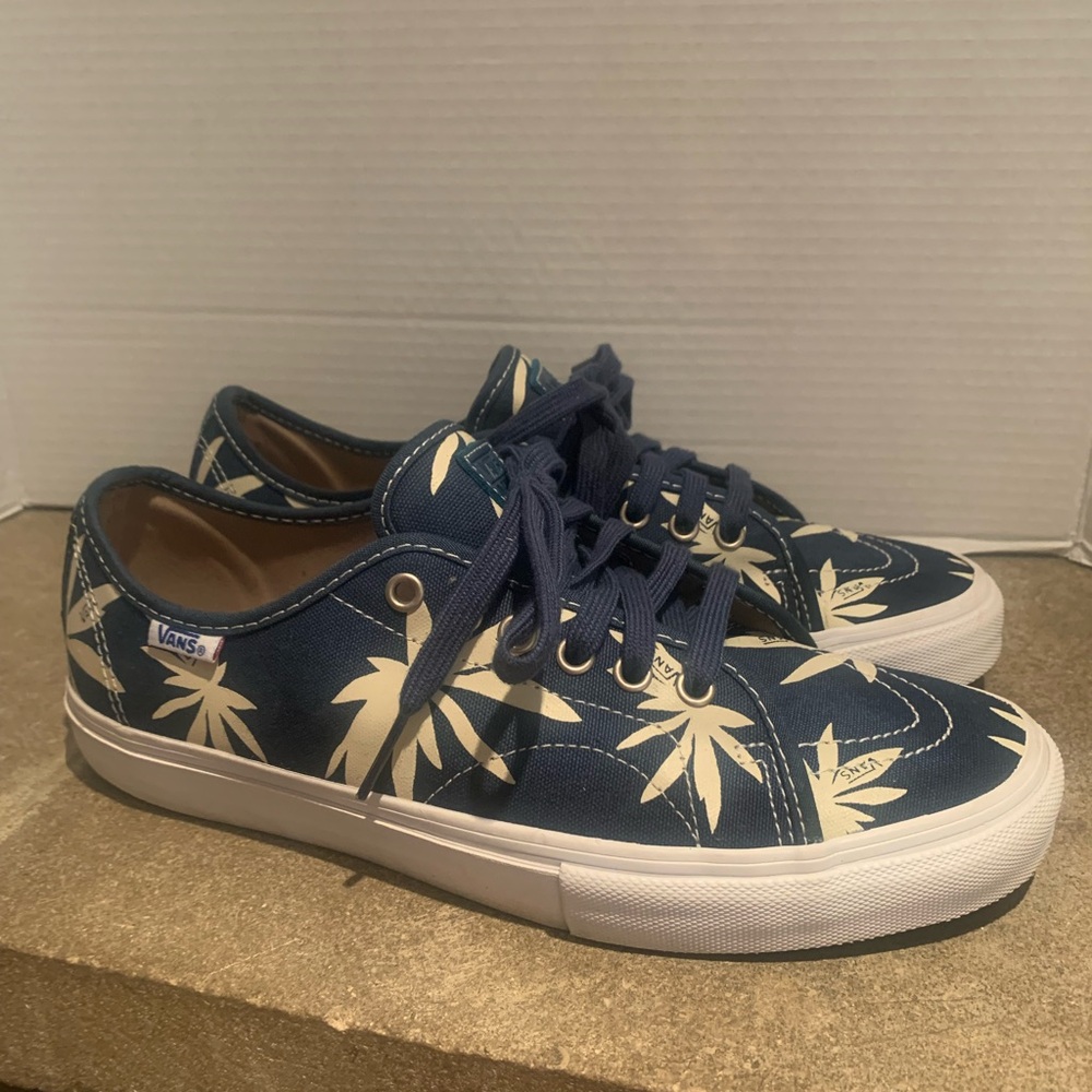 Rare Vans Sneakers Van Doren Palms Men’s Size 9.5